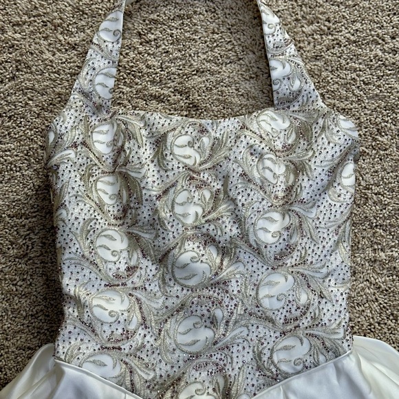 Jai International by Alfred Sung Wedding Dress size 10 - Picture 7 of 10